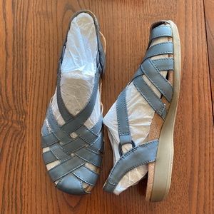 Earth Origins Fisherman Sandals, new in box